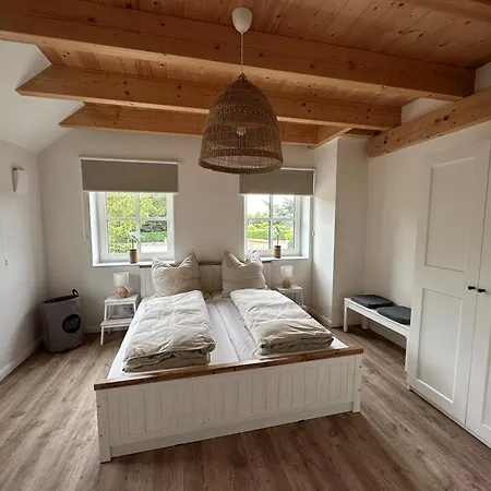 Linnebarg Hus 2 דירה